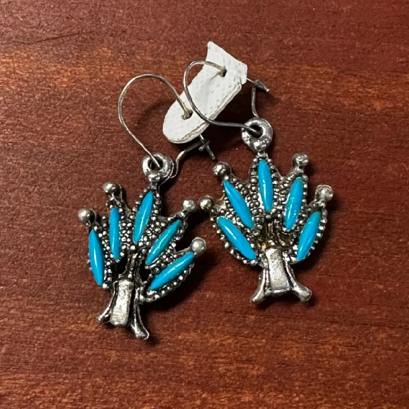 Vintage Costume Grade Silver Tone Needlepoint Faux Turquoise Pierced Earrings